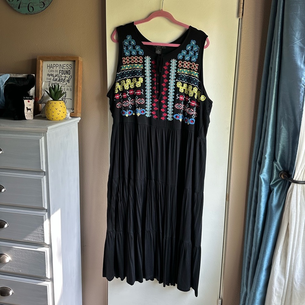 Embroidered Black Sleeveless Dress